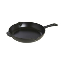 Malmist praepann Staub, metallist käepidemega, 26 cm, must