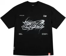 Telefoniümbris Skinarma T-Shirt Bolt M, must