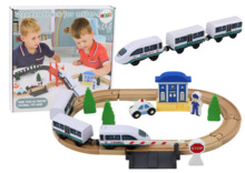 Puidust rongiraja komplekt Lean Toys lisade ja politseijaamaga, 3.2 m