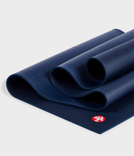 Joogamatt Manduka PRO midnight, must, pikkus 180 cm või 215 cm