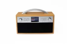 Raadio Xoro DAB 250, pruun