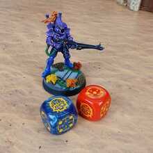 Täringukomplekt Crosshairs Compact D6 RPG, sinine/punane