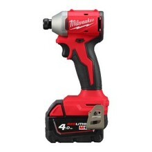 Milwaukee M18 BLIDRC-402C