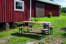 Õuemööblikomplekt Venture Design Guniess, 200x60 cm, laud + pingid, must