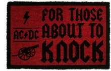Uksematt Pyramid International AC/DC For Those About To Knock, 60 x 40 cm, must/punane
