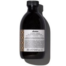 Värvitooniga šampoon pruunidele juustele Davines Alchemic Chocolate, 280 ml