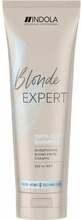 Šampoon heledatele juustele külma alatooniga Indola Blonde Expert Insta Cool, 250 ml
