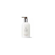 Kehapiim Molton Brown Re-Charge Black Pepper, 300ml