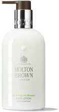 Kehapiim naistele Molton Brown Lily & Magnolia Blossom, 300 ml