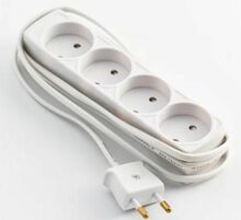 Pikendusjuhe MicroConnect, 4 pistikut, 1.5 m, valge