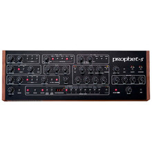 Polüfooniline analoog­süntesaator Sequential Prophet-5 Desktop