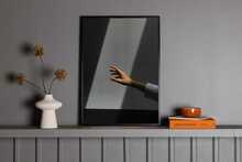 Plakat Venture Design reaching hand, 30 x 40 cm, hall