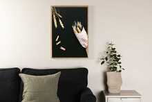 Plakat VENTURE DESIGN Lilled laual, 30 x 40 cm, must