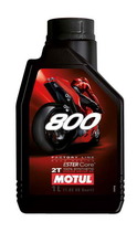 Kahetaktilise mootoriõli Motul 800 2T Road Racing 104041, 1 L