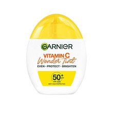 Tooniv fluid Garnier Vitamin C Wonder Tint SPF 50, Light, 40 ml