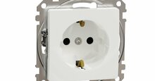 Pistikupesa Schneider Sedna Design SDD111022, maandusega, valge