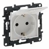 Pistikupesa Legrand Niloe Step 863123, maandusega, IP44, valge