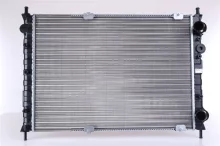 Radiaator, mootorijahutus Nissens 61879A